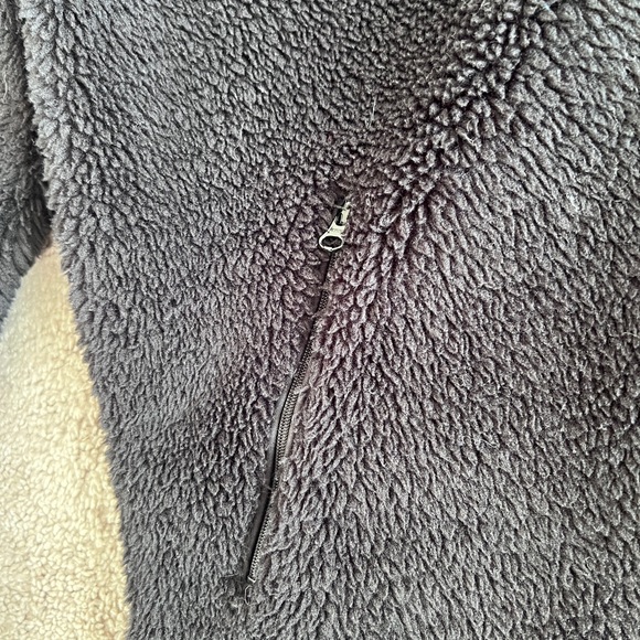 ALO Yoga Black Teddy Jacket - Picture 4 of 4